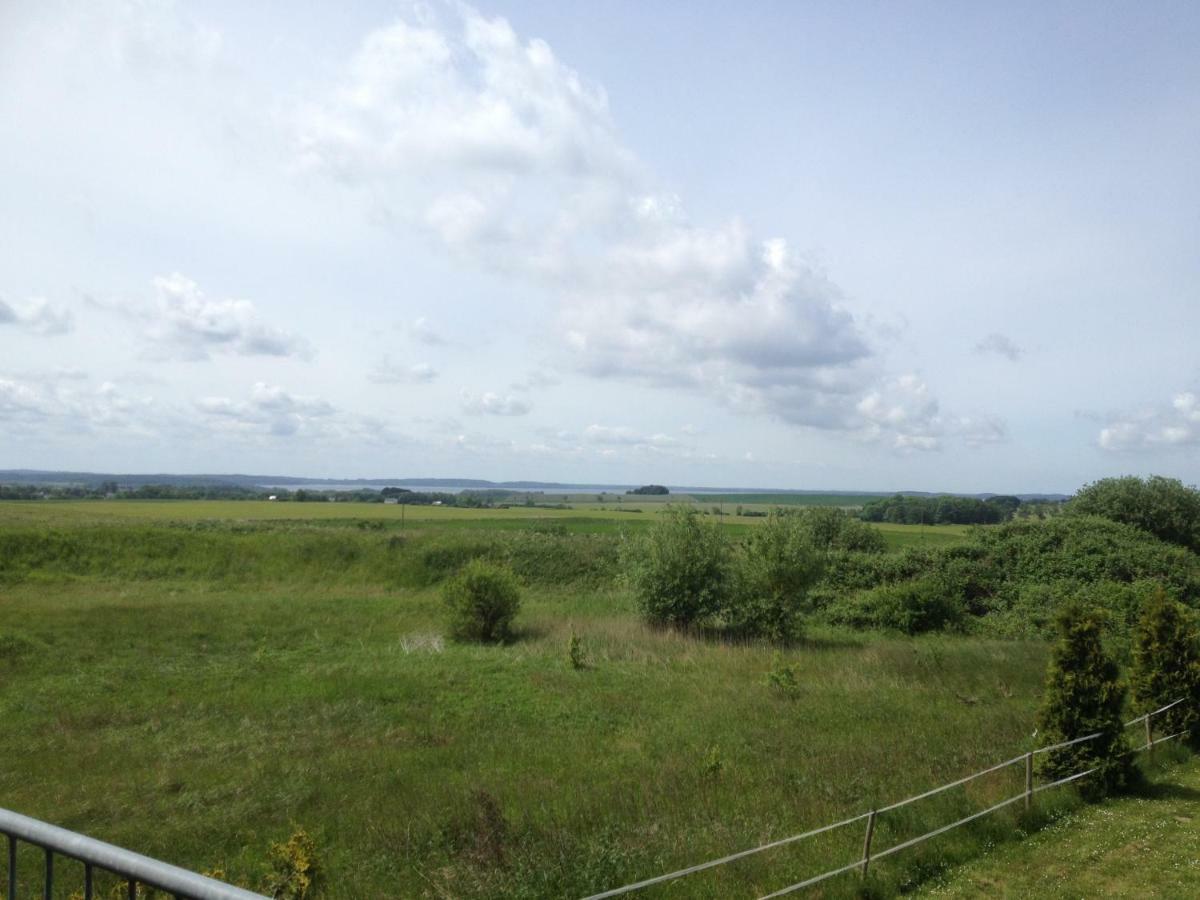 Ferienwohnung "Kranich" Im Ferien-Resort Ruegen Sagard Esterno foto