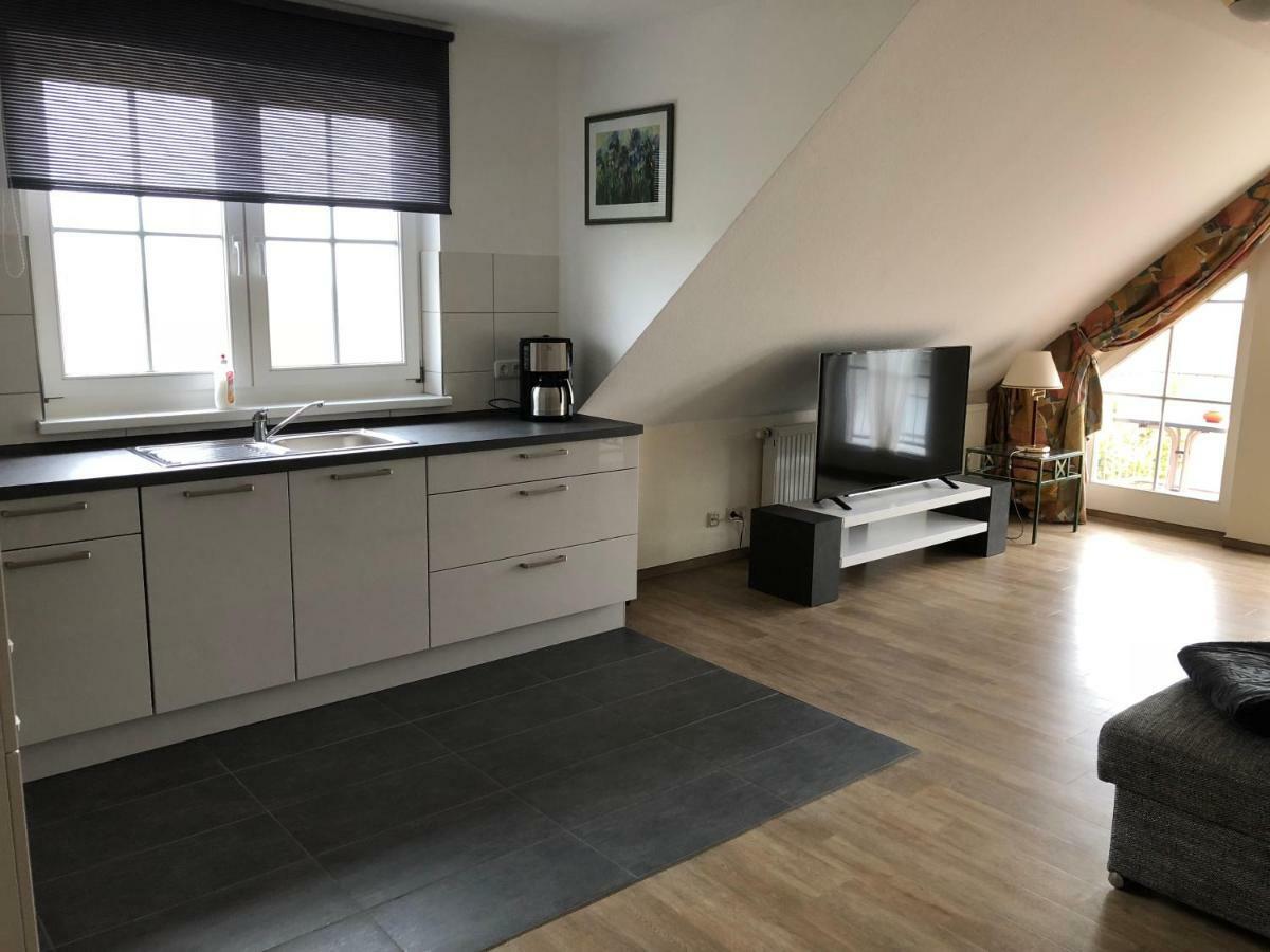 Ferienwohnung "Kranich" Im Ferien-Resort Ruegen Sagard Esterno foto