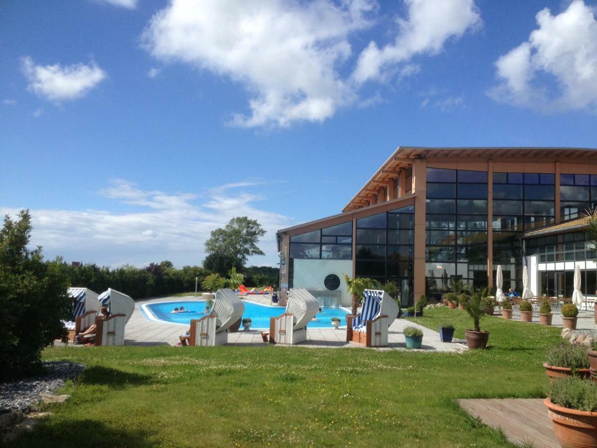 Ferienwohnung "Kranich" Im Ferien-Resort Ruegen Sagard Esterno foto