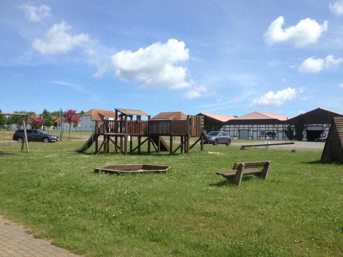 Ferienwohnung "Kranich" Im Ferien-Resort Ruegen Sagard Esterno foto